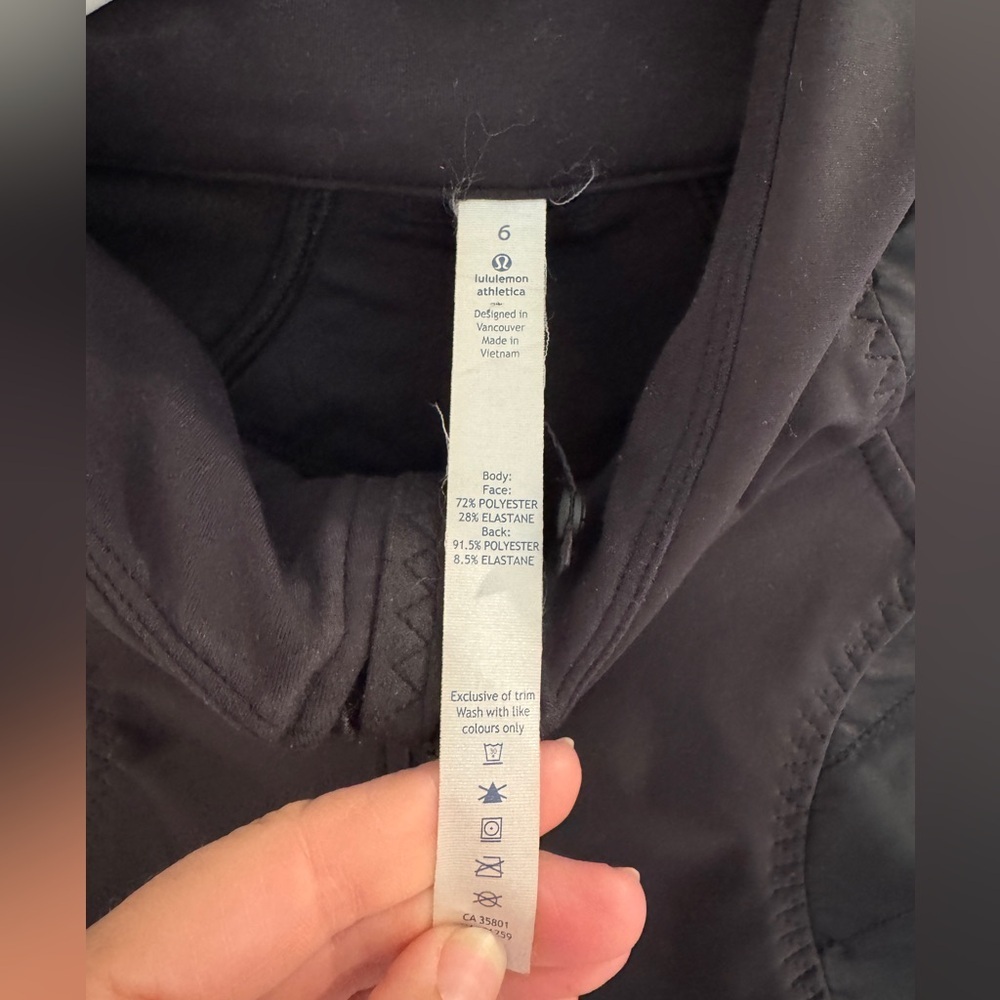 Lululemon Black Wind Runner Soft Shell Jacket 6 - image 4